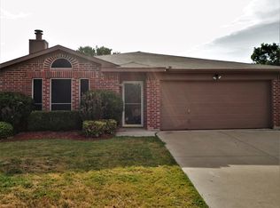 8028 Iris Cir, Fort Worth, TX 76137