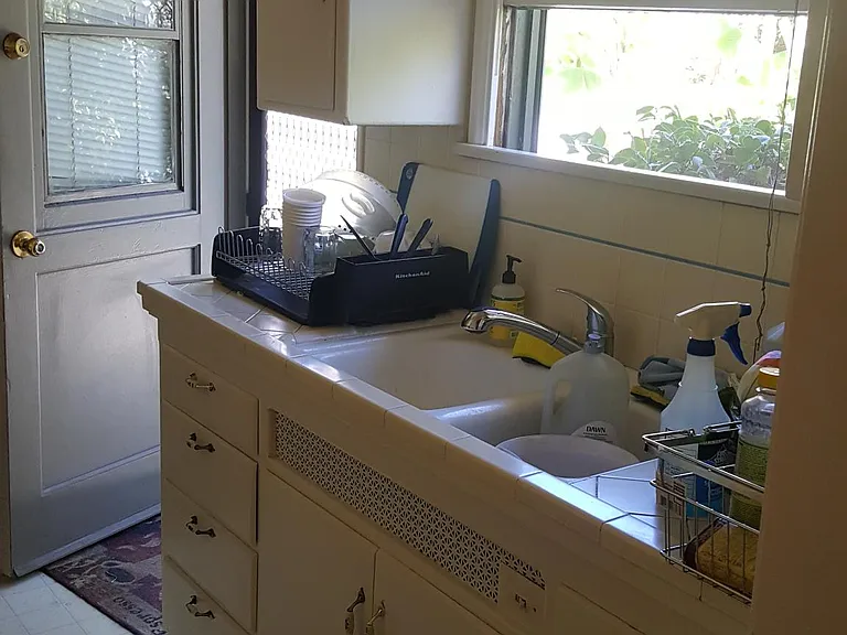 4419 Ledge Ave — Photo 2