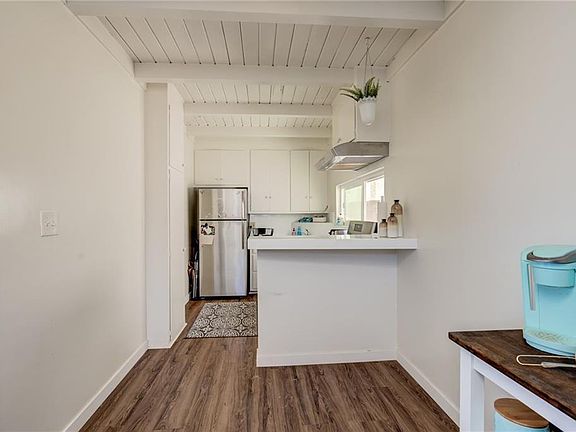 3rd image of 440 Rosecrans Ave APT C