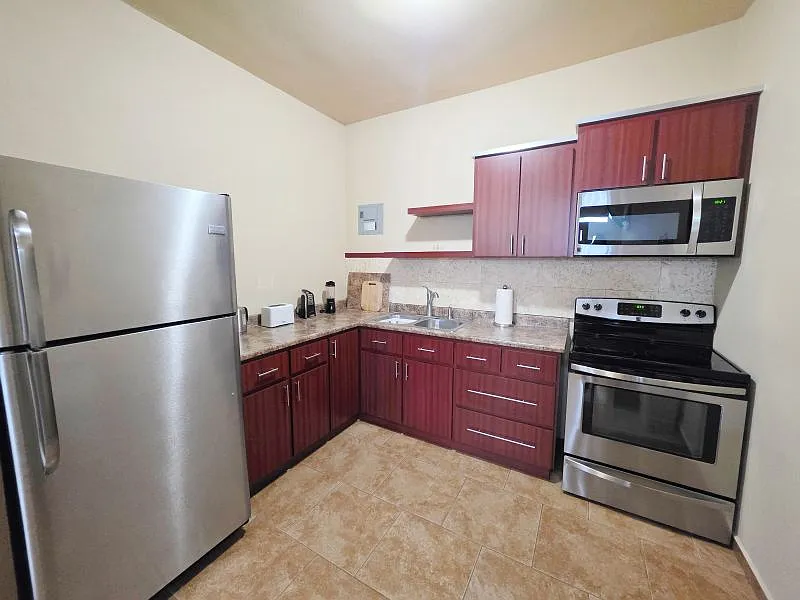 2 bed, 1.0 bath, 1000 sqft, $1,900 — Photo 2