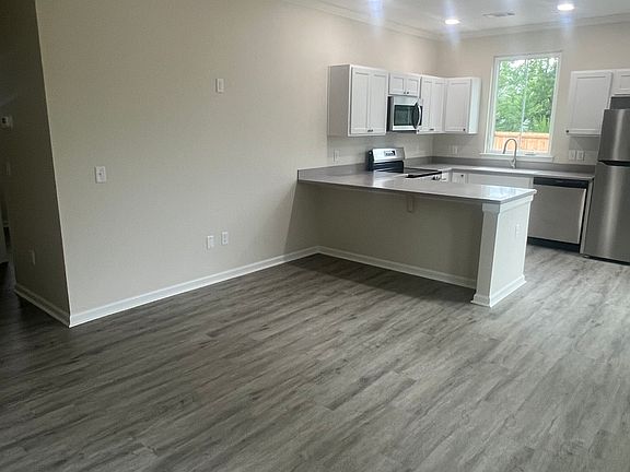 2nd image of 111 W 9th St