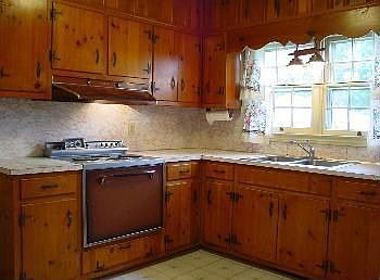 4th image of 701 Yeoman Ln