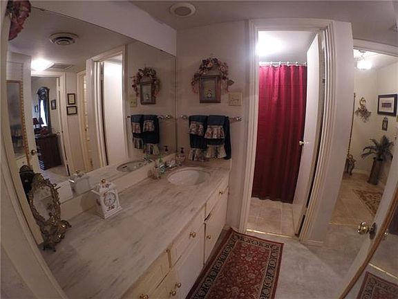 5th image of 516 E Avenue J APT C