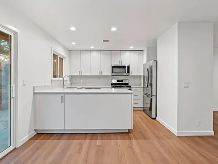 728 Walnut Dr #2 — Photo 4