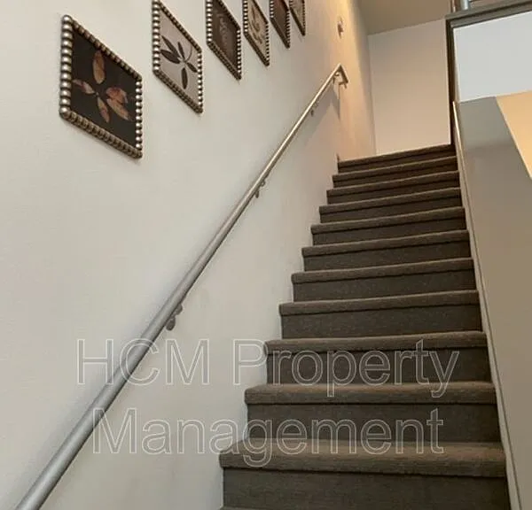 595 Rockefeller — Photo 18