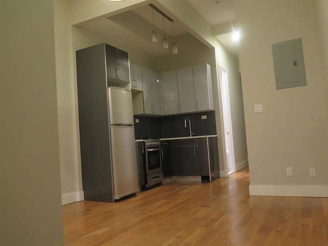 188 Noll Street — Photo 2