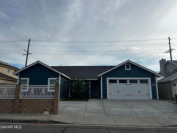 2nd image of 3838 Balmont St #3838