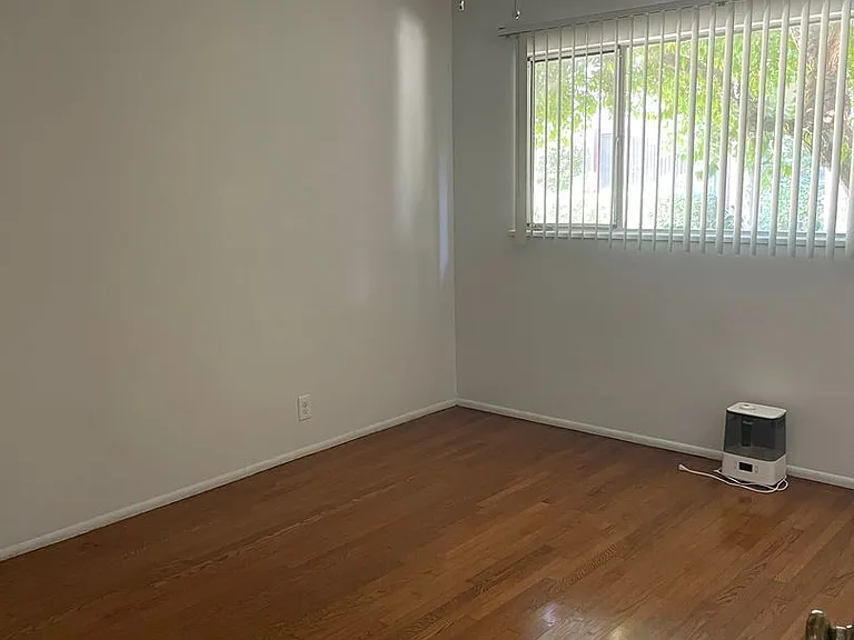 295 W California Blvd — Photo 14