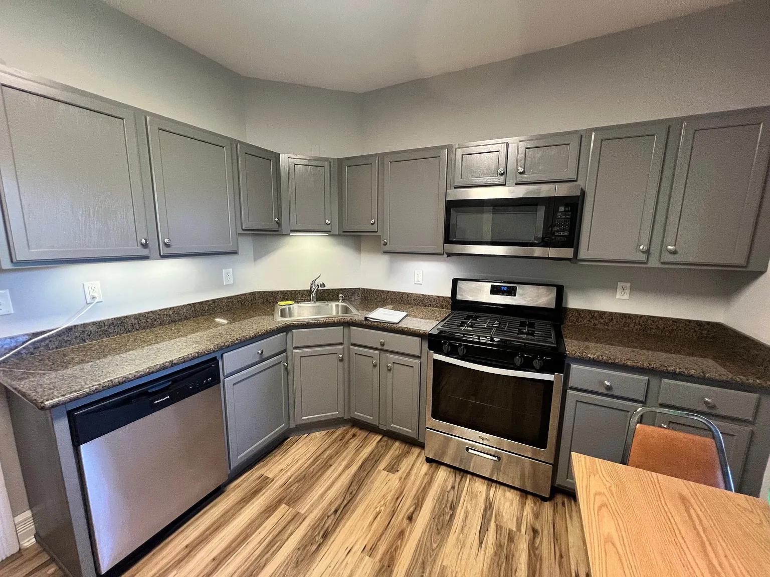408 University Avenue - 1 — Photo 2