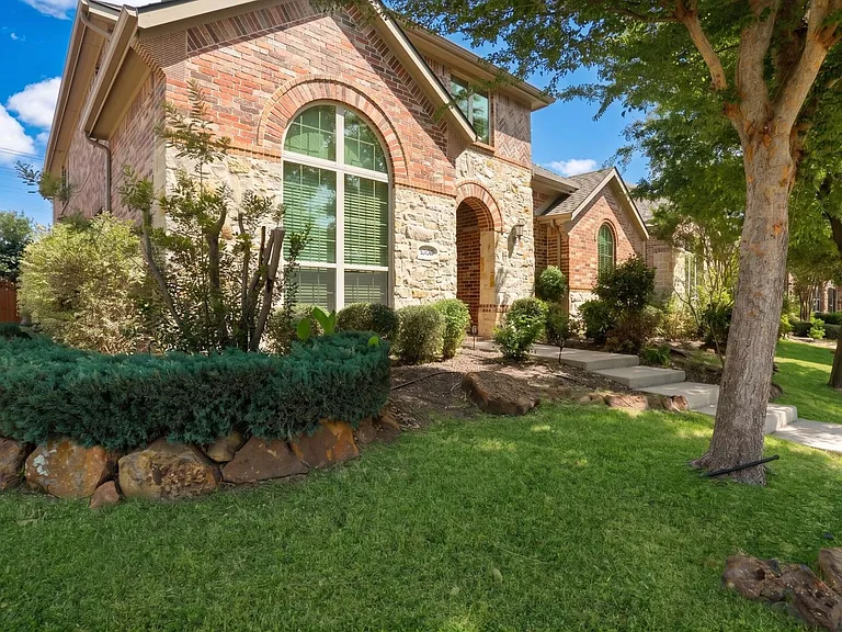 2346 Arezzo Ln — Photo 3
