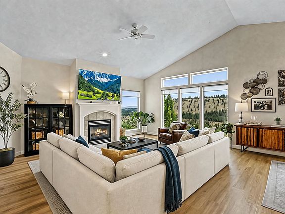 4th image of 5021 S Lincoln Way