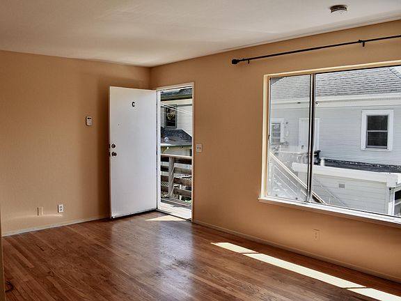 3rd image of 1815 Derby St #C
