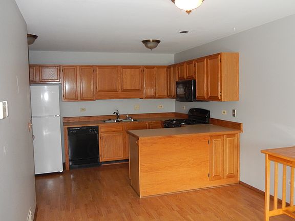 3rd image of 1492 Foxcroft Dr