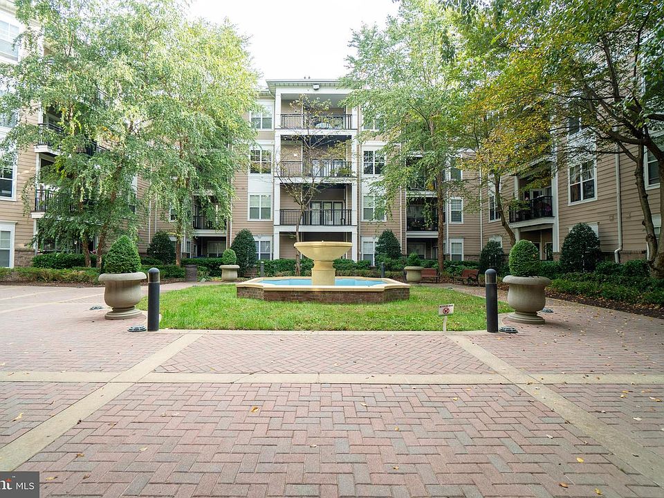 1st image of 501 Hungerford Dr APT 463