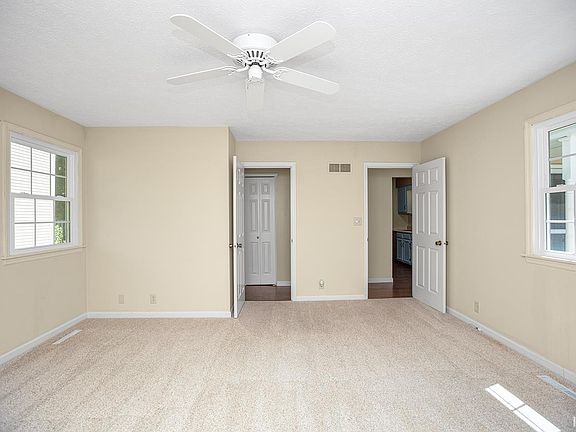 3rd image of 3609 Beechwood Ct