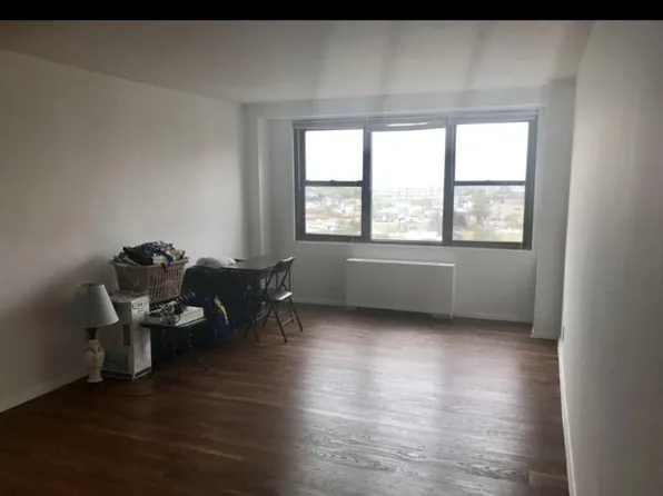 201 Saint Pauls Avenue image 4 of 15