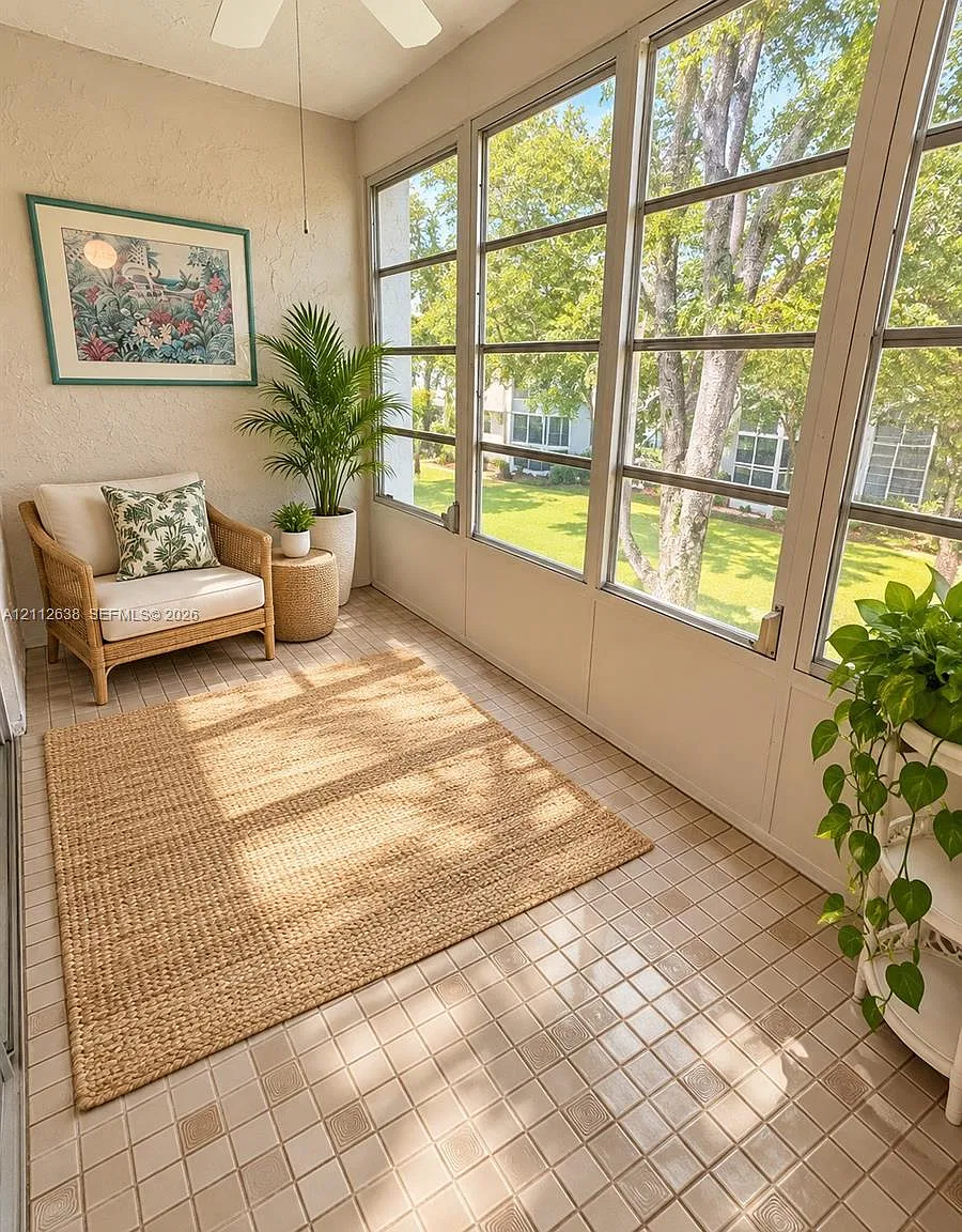 Lime Bay Condominium 7 — Photo 1