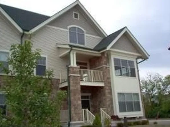 14900 W Wilbur Dr, New Berlin, WI 53146