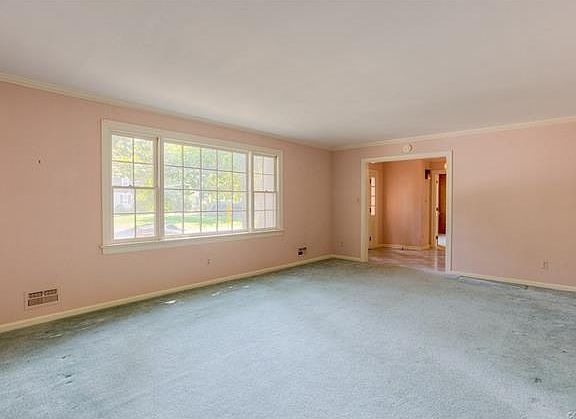 5th image of 2348 Scarsborough Dr