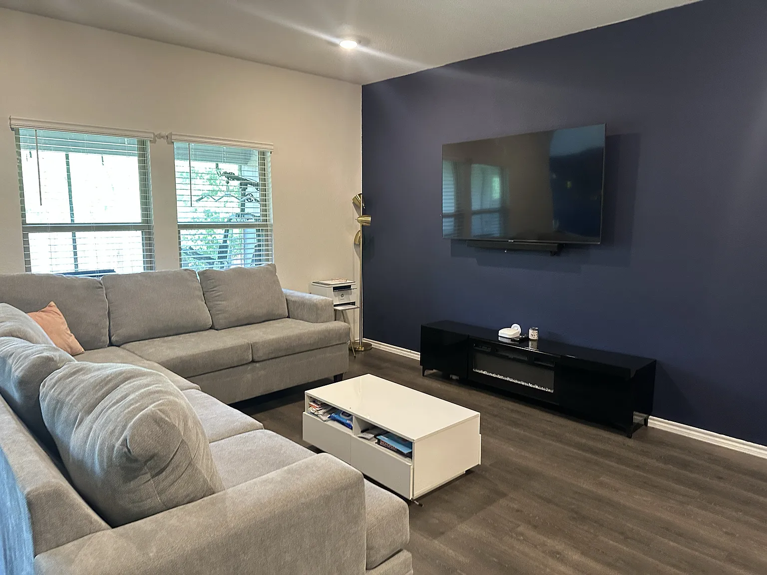 4 bed, 1690 sqft, $2,100 — Photo 2