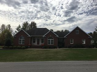 713 Hilltop Ln, Greenville, KY 42345