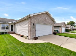 679 W 77th Ave, Merrillville, IN 46410
