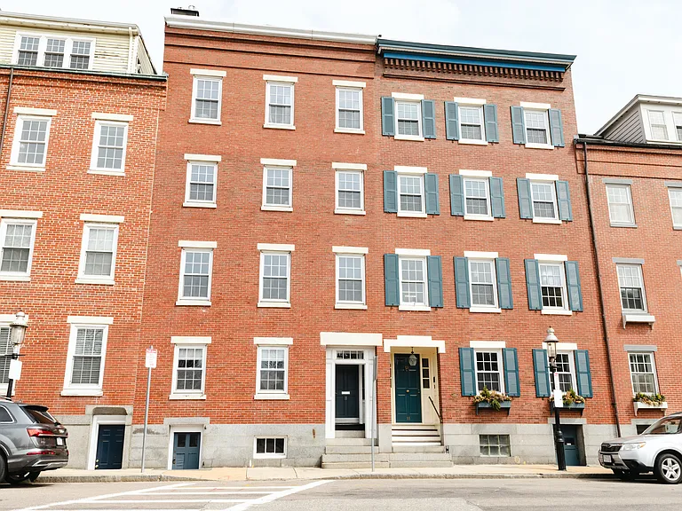 10 Adams St #1 — Photo 1