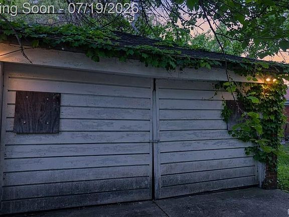 3rd image of 20487 Stratford Rd
