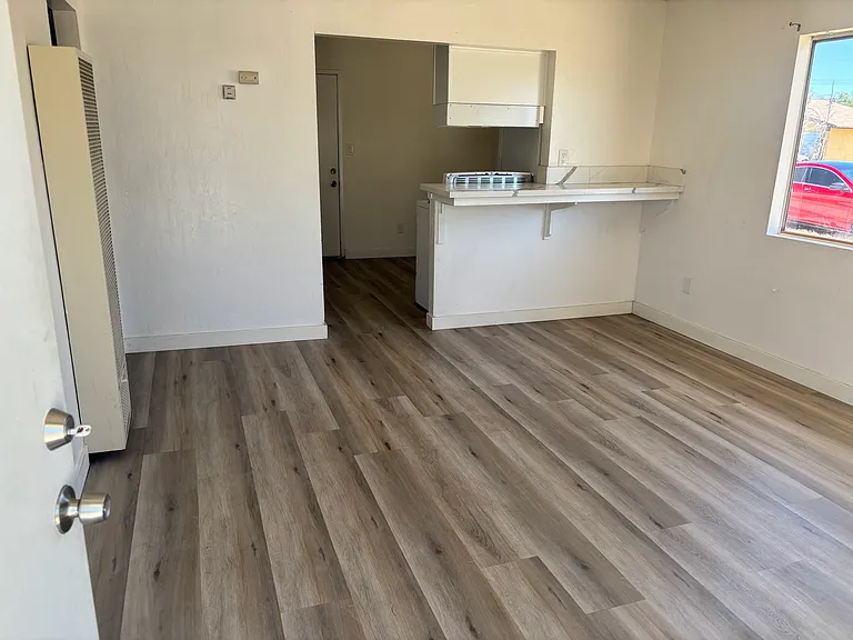 532 Commercial Ave #A — Photo 1