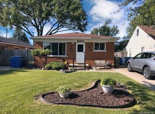 25704 Currier St, Dearborn Heights, MI 48125