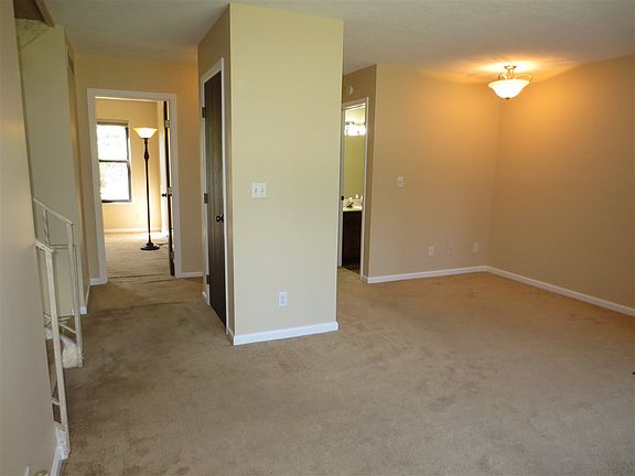 5th image of 3873 Woodside Dr