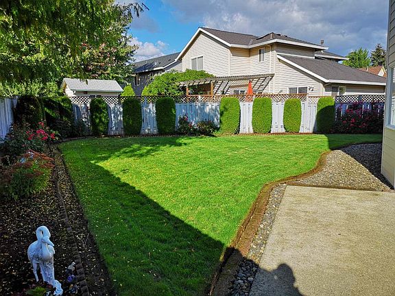 5th image of 2293 NE Lindsey Dr