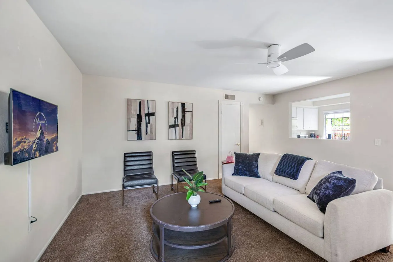 2 bed, 985 sqft, $4,500 — Photo 2