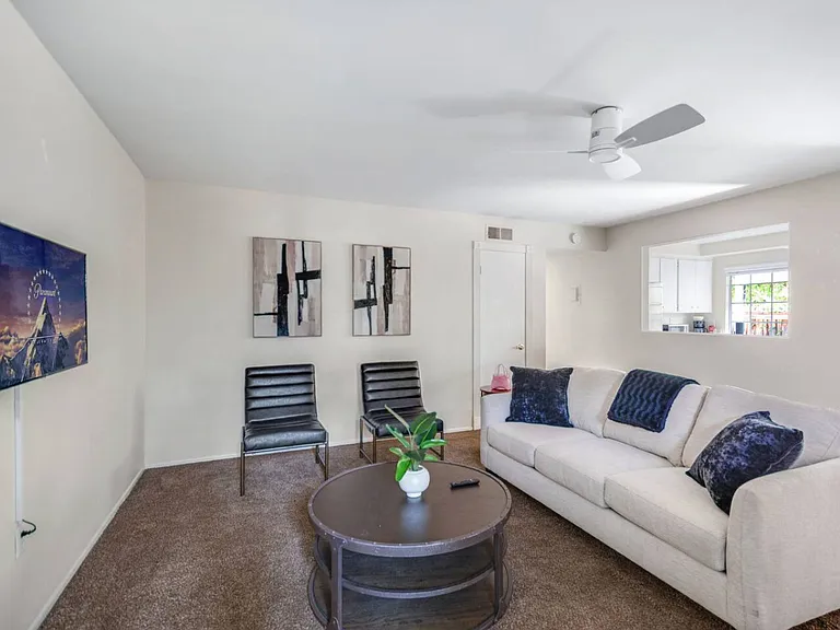 418 Nobel Ave #B — Photo 2
