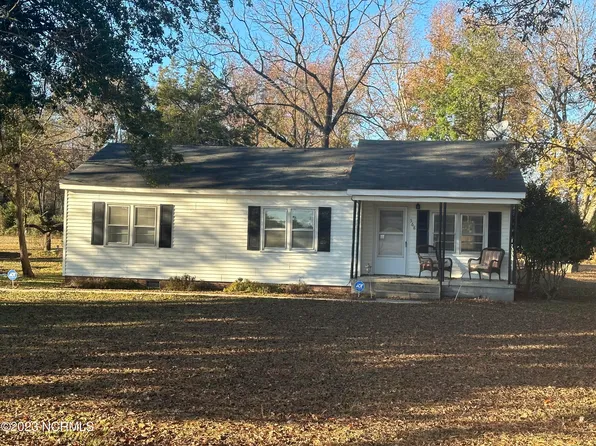 568 Nc-403, Mount Olive, NC 28365