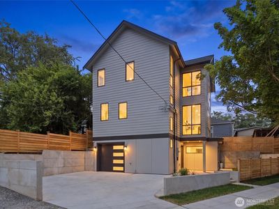 2726 NE Blakeley Street, Seattle, WA, 98105