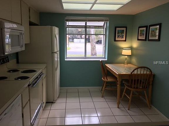 5th image of 2238 Lark Cir W APT B