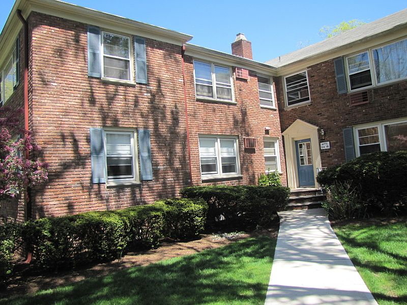 1st image of 24 Hutton Ave #17