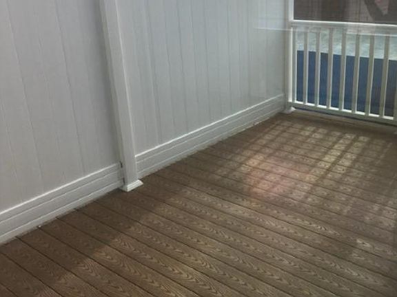 5th image of 648 Chapman St