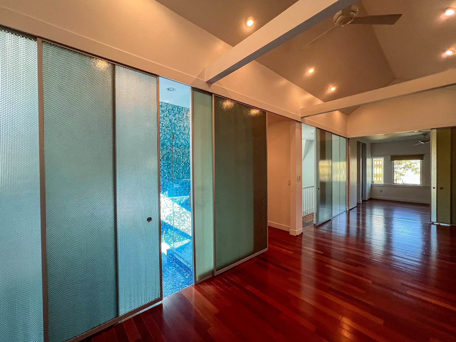 4 bed, 1600 sqft, $2,850 — Photo 3