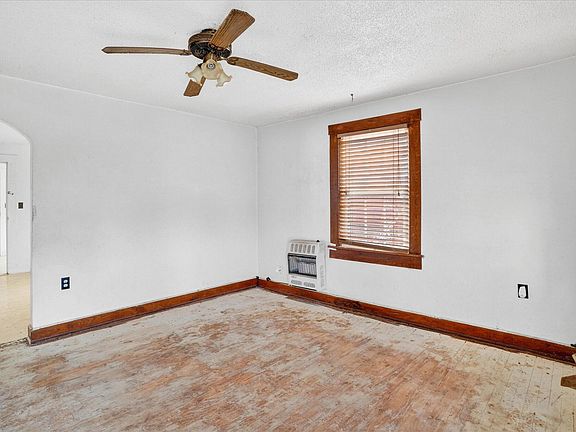 3rd image of 440 S White Oak Road