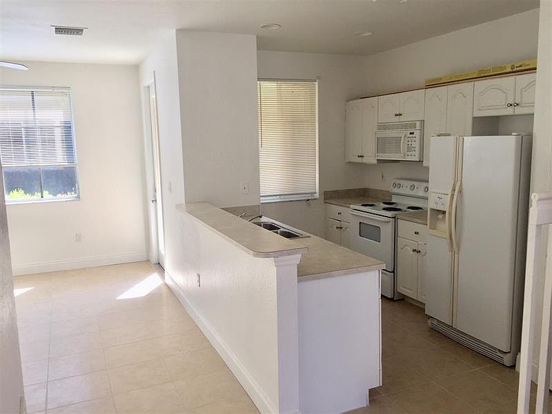 2nd image of 6058 SW 19th St