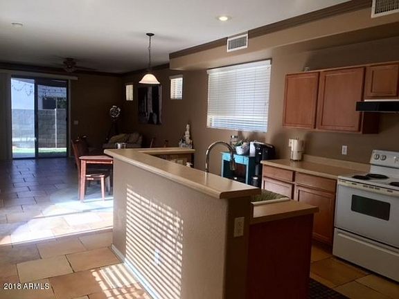 4th image of 5327 E Holmes Ave