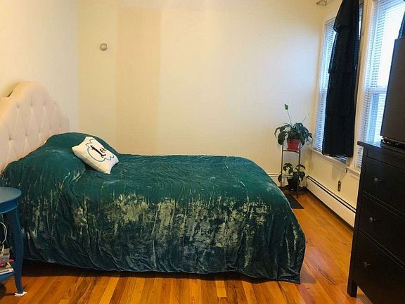 5th image of 83 N Fullerton Ave #1