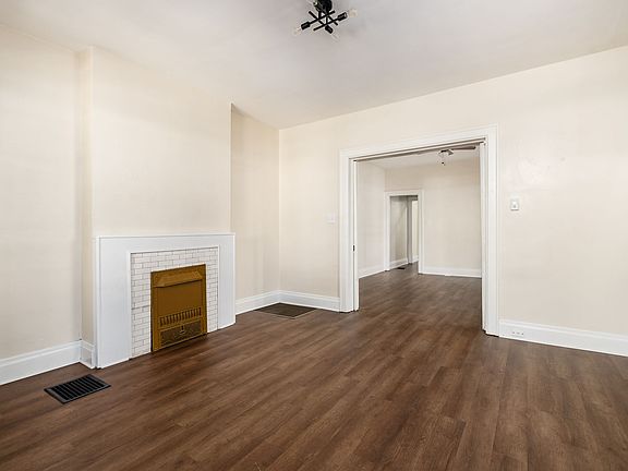 3rd image of 595 E Kossuth St