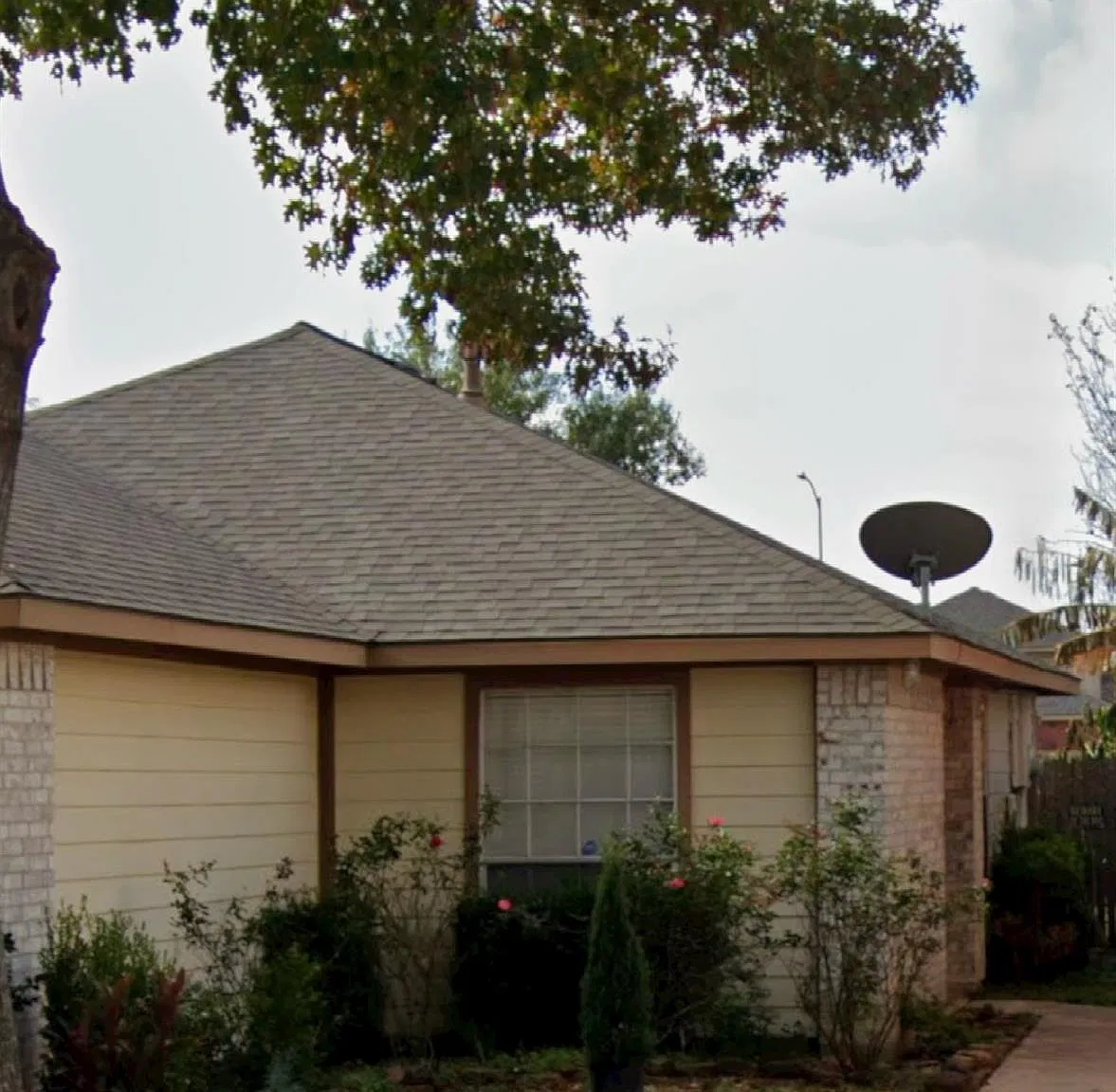 3 bed, 2.0 bath, 1302 sqft, $1,800 — Photo 3