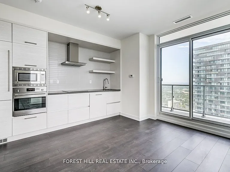 2221 Yonge St #5402 — Photo 21