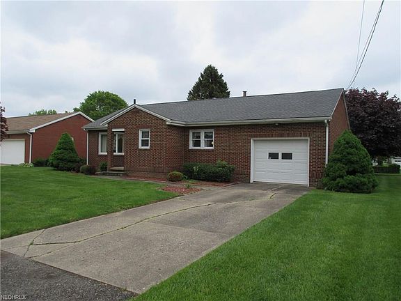 2nd image of 1828 Clearview St SE