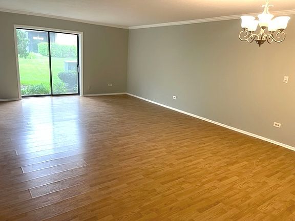 3rd image of 1255 N Sterling Ave Unit 106