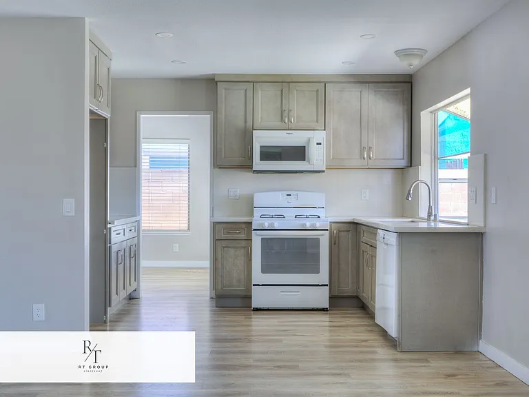 15326 Swarens Ct — Photo 14